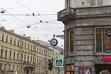 Уличные часы на Литейном пр., Санкт-Петербург. 2017