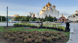 Освещение сквера перед церковью, Сыктывкар. 2022
