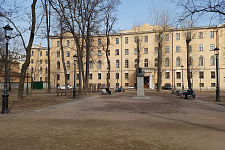 Сквер на Каменоостровском пр., Санкт-Петербург. 2016