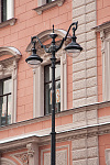 Чугунные фонари на Миллионной улице в Санкт-Петербурге