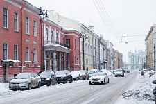 Чугунные фонари на Миллионной улице в Санкт-Петербурге, 2019