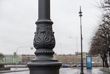 Новые фонари на площади Ленина в Санкт-Петербурге