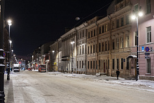 Чугунные фонари на Миллионной улице в Санкт-Петербурге, 2019