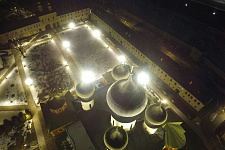 Освещение территории Тихвинского Богородичного Успенского мужского монастыря в г. Тихвине, 2017