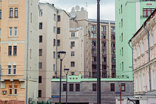Сквер около Климентовского пер. в Москве, 2016