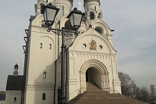 Храм преподобного Серафима Саровского в Раеве, Москва