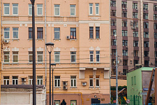 Сквер около Климентовского пер. в Москве, 2016